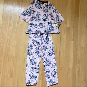 Donna Karan NWT super soft sleepwear set